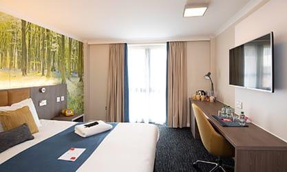 230419 Burleigh Court 35 417x250